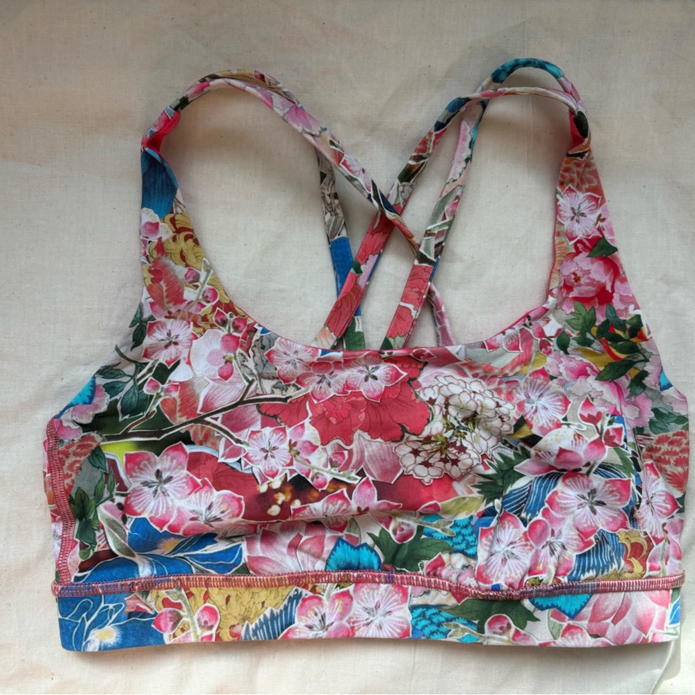 LULULEMON SPECIAL EDITION SEAWHEEZE!! Energy sports bra